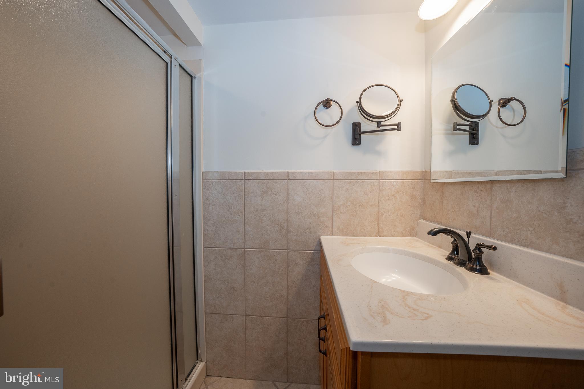 107 Cove Road Broomall, PA 19008 - Photo 17 of 41 Ensuite Bath