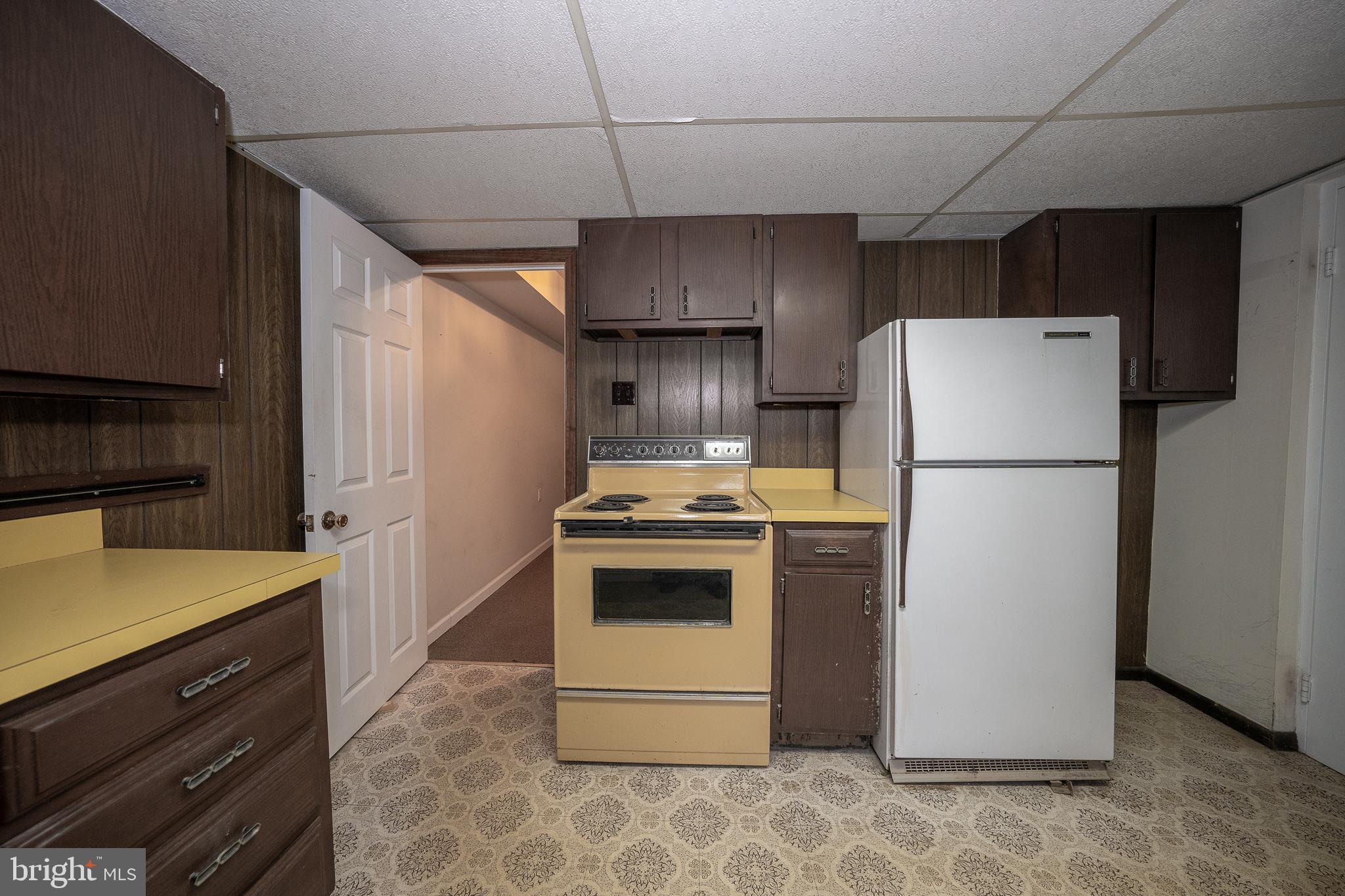 107 Cove Road Broomall, PA 19008 - Photo 28 of 41 Lower Level "Summer Kitchen"