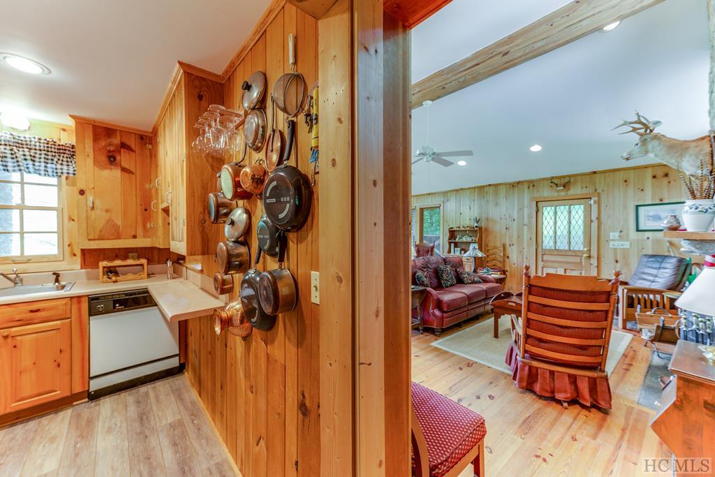 191 Sequoyah Ridge Road Highlands, NC 28741 - Photo 14 of 43 Gallery Image 14