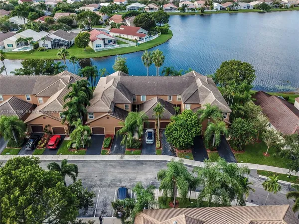 $3,400 | 1337 Presidio Drive, Unit 540, Weston, FL 33327