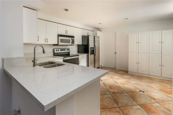 $3,400 | 1337 Presidio Drive, Unit 540, Weston, FL 33327