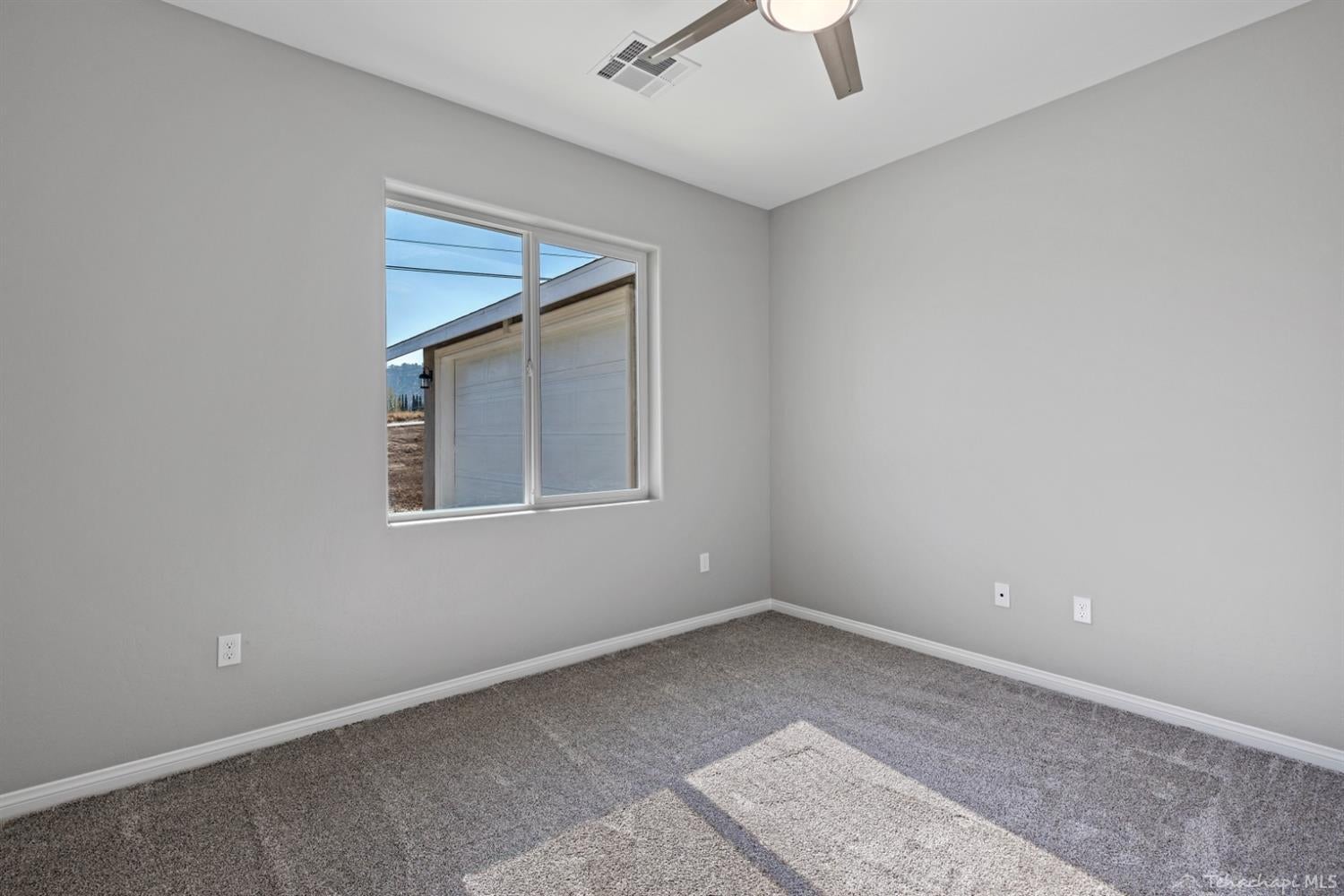 22700 Mariposa Road Tehachapi, CA 93561 - Photo 11 of 42 guest room 1