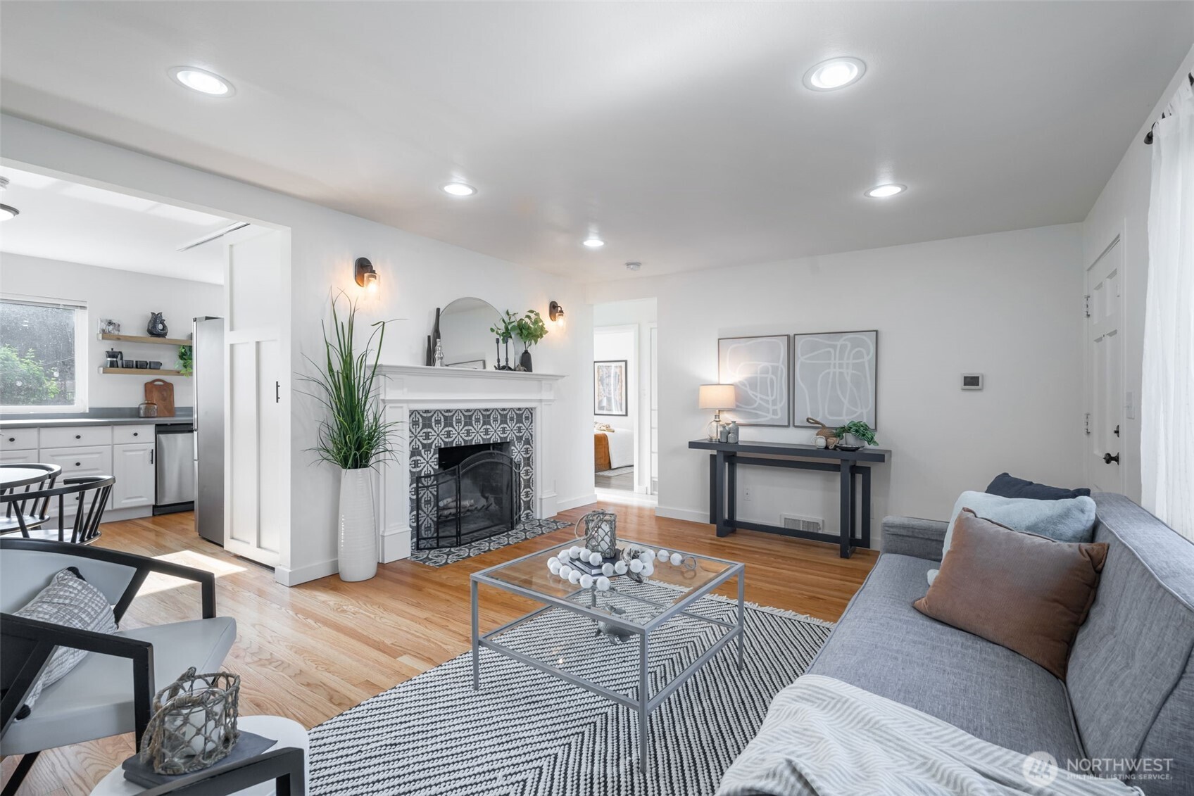 10617 39th Avenue Southwest Seattle, WA 98146 - Photo 4 of 39