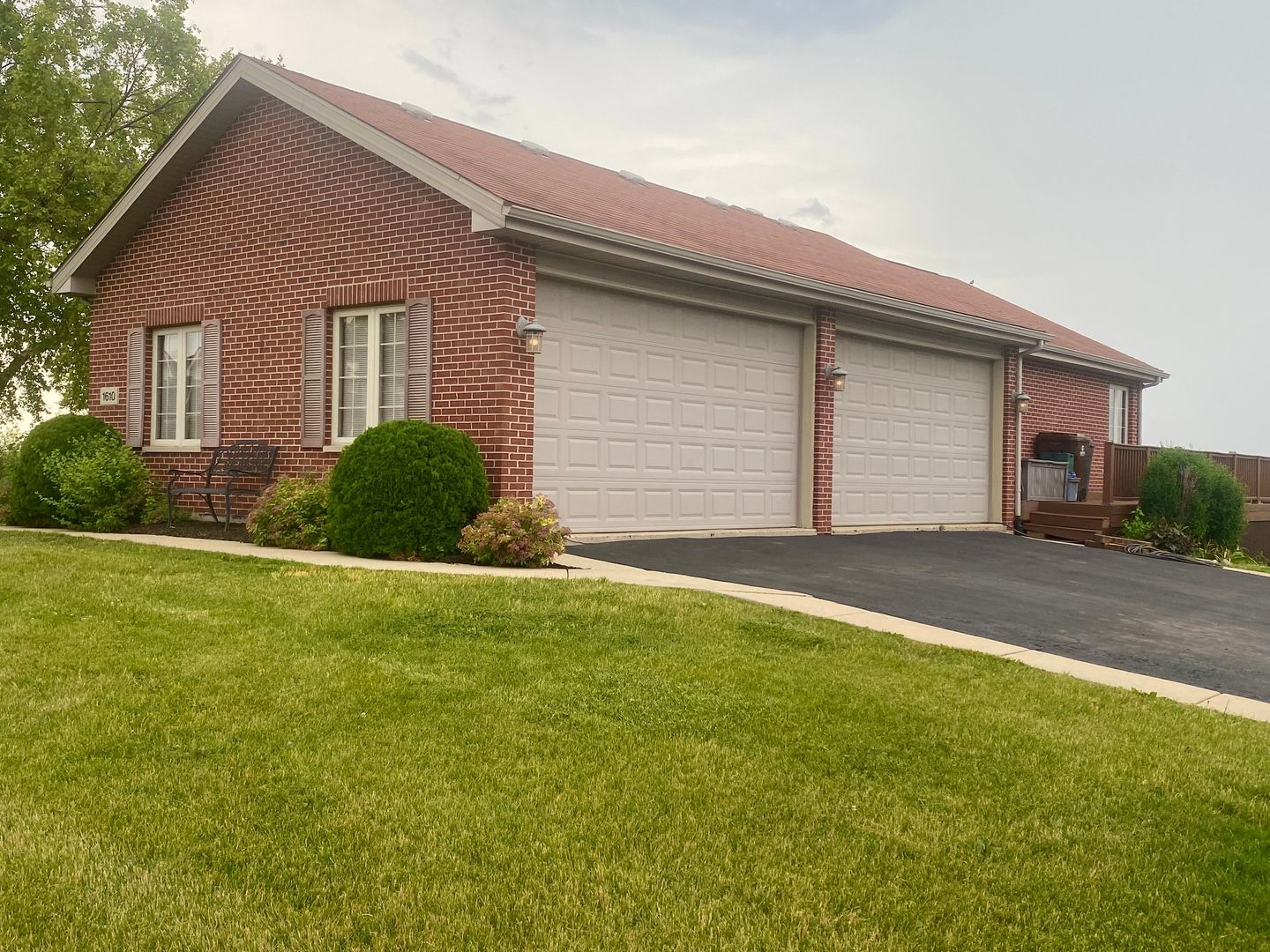 1610 Rolling Pass Beecher, IL 60401 - Photo 3 of 32