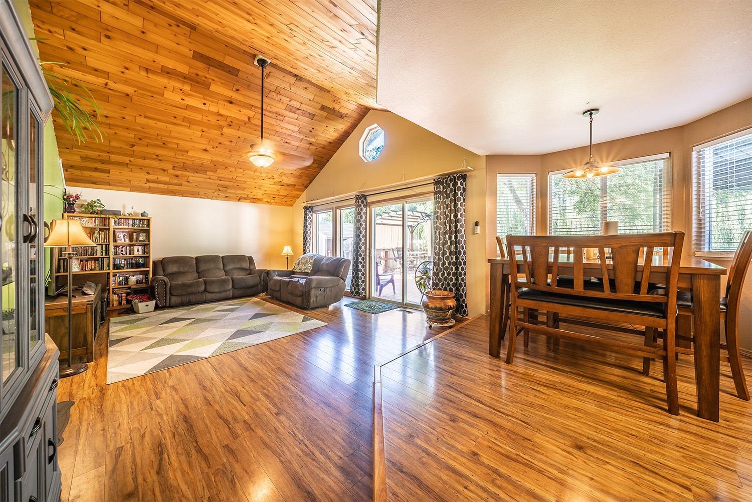 2433 Springbrook Road Medford, OR 97504 - Photo 13 of 28 Additional Photo