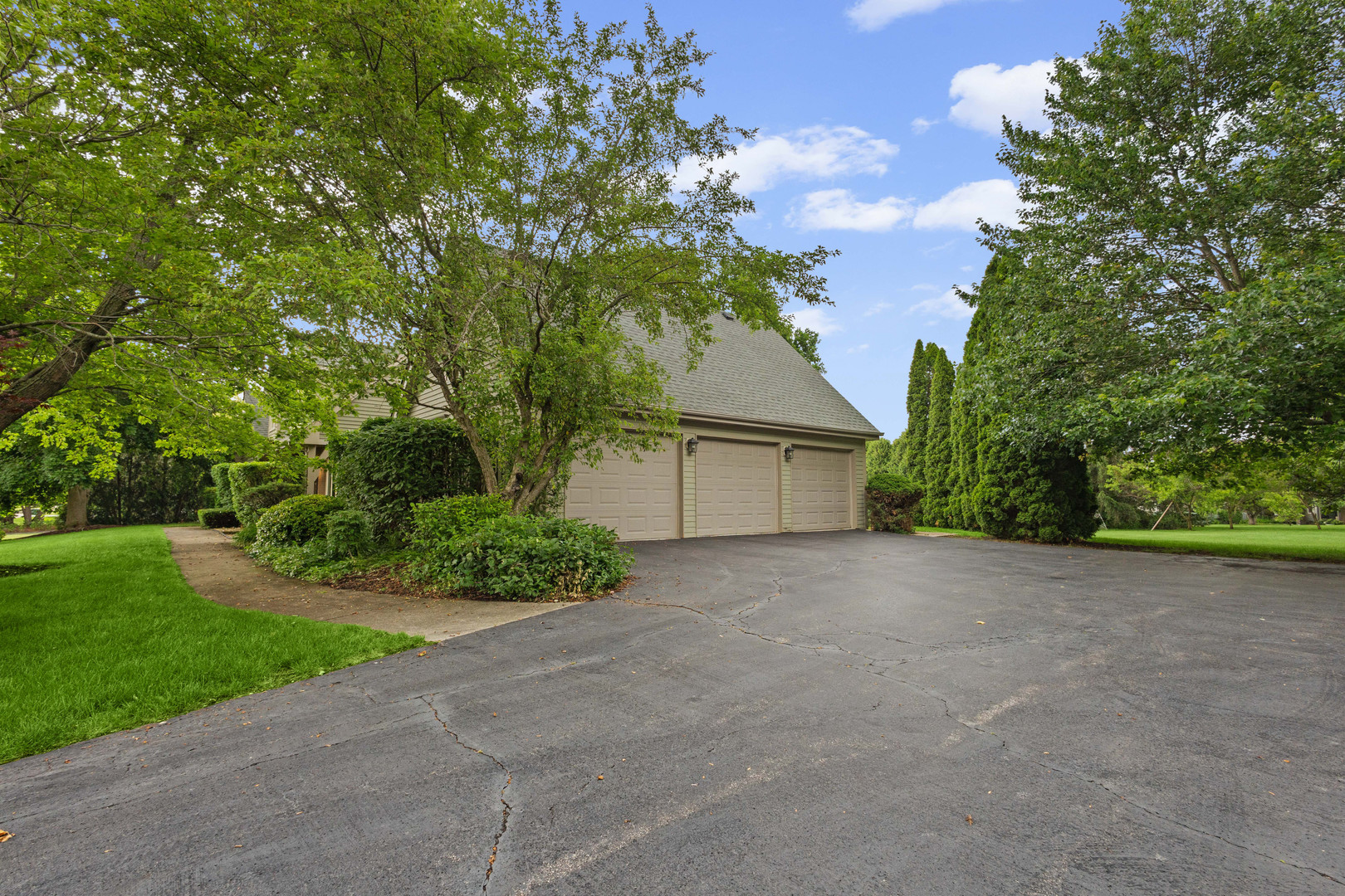 16 Old Barn Road Hawthorn Woods, IL 60047 - Photo 32 of 42