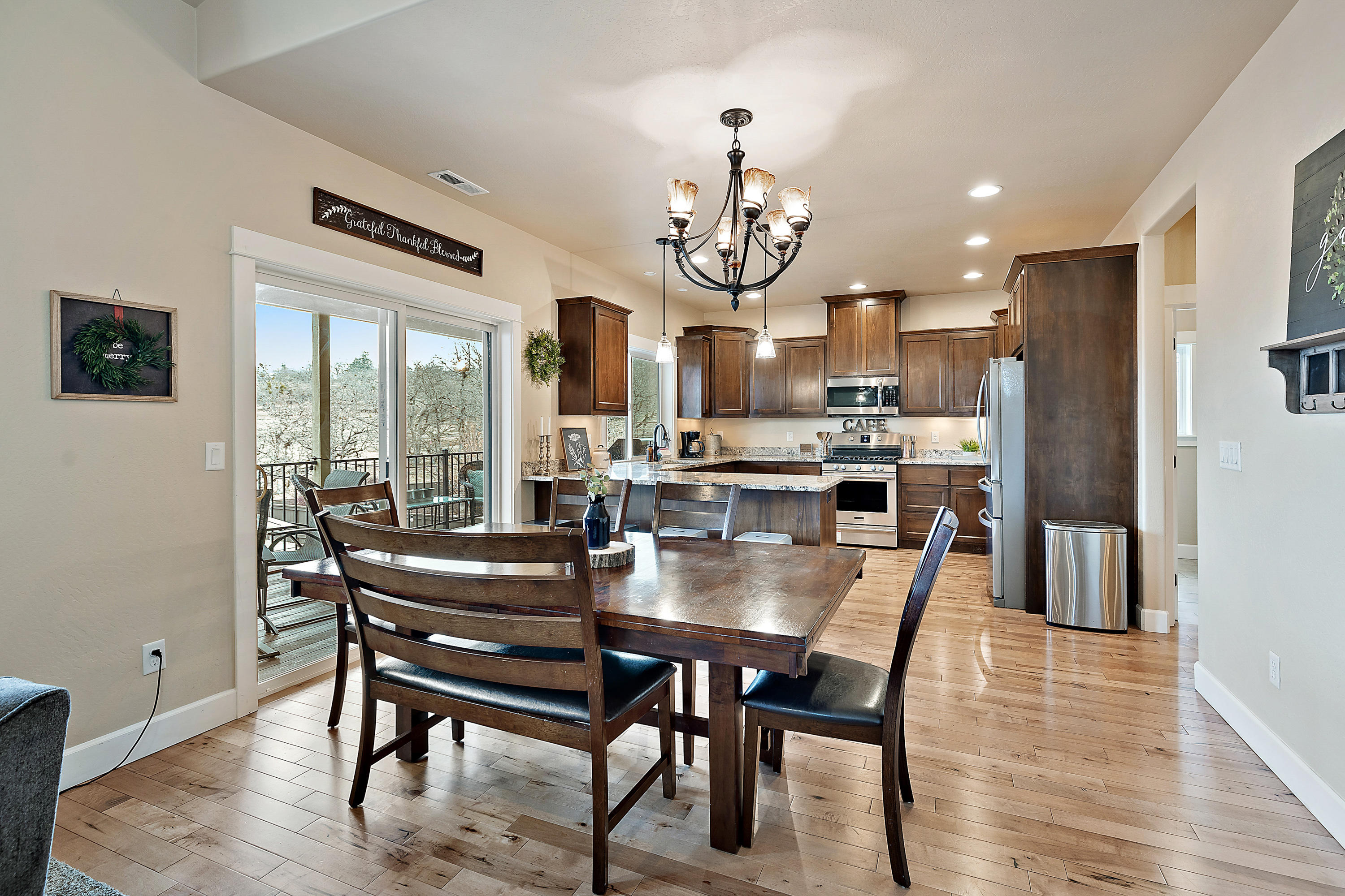 1321 Poppy Ridge Drive Eagle Point, OR 97524 - Photo 15 of 49 PR(16)