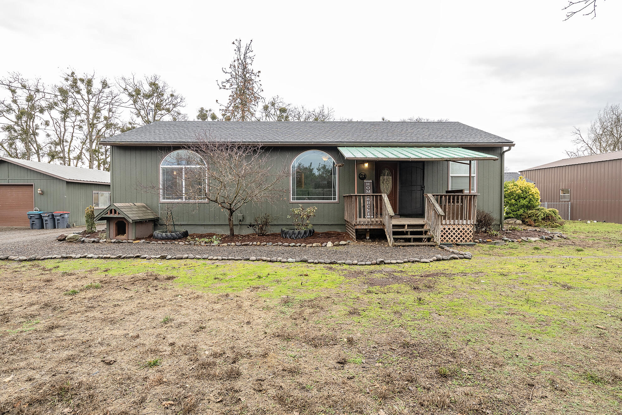 1429 Gibbon Road Central Point, OR 97502 - Photo 3 of 28 Front of home with covered front portch.