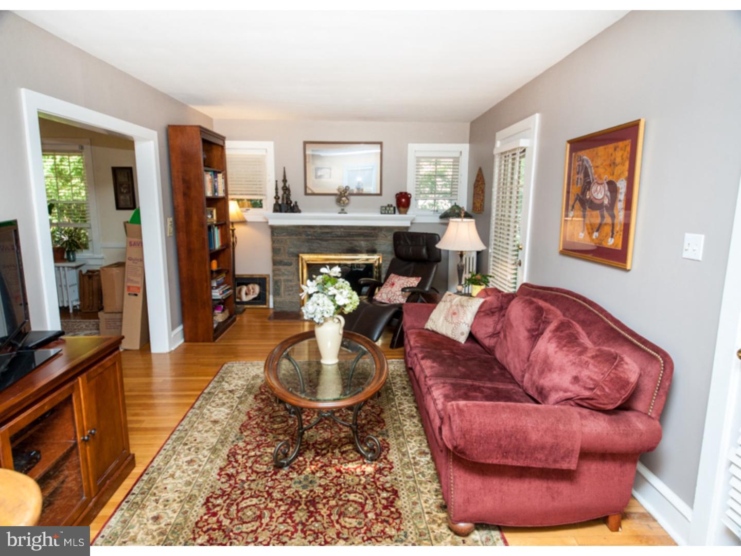 423 Kathmere Road Havertown, PA 19083 - Photo 3 of 25 Living Room