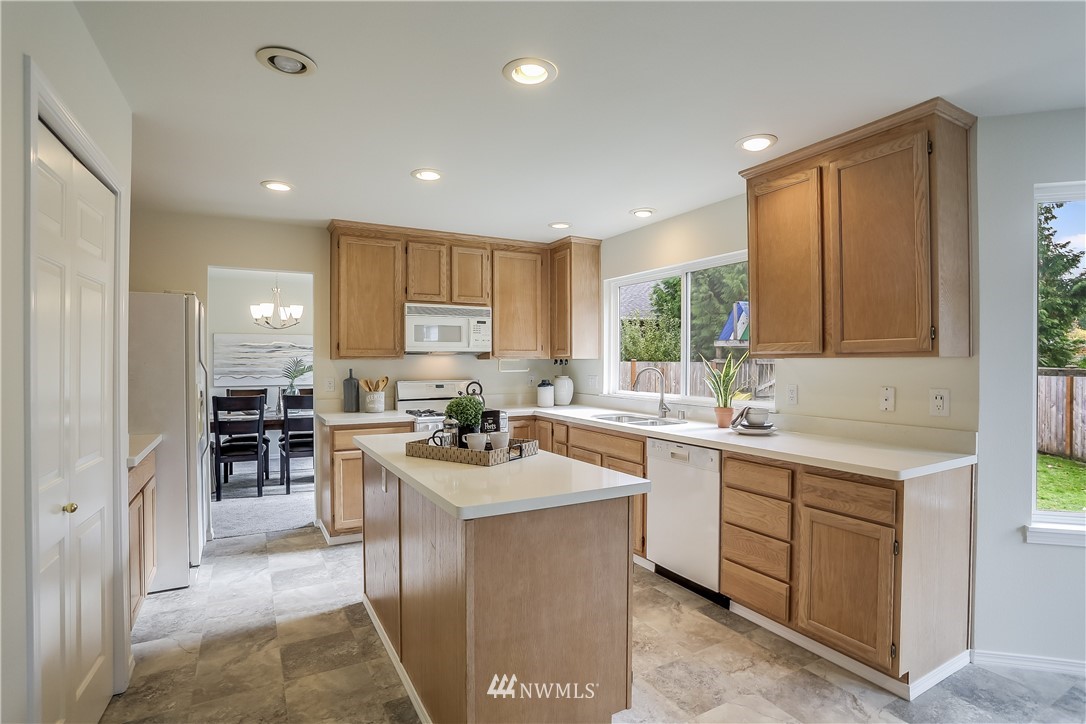 10325 Southeast 185th Place Renton, WA 98055 - Photo 8 of 26