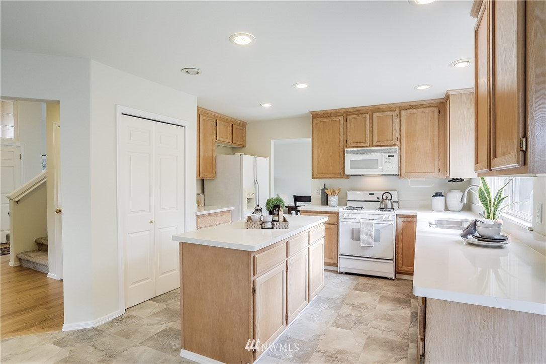 10325 Southeast 185th Place Renton, WA 98055 - Photo 9 of 26