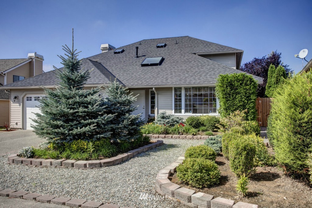 19113 104th Place Southeast Renton, WA 98055 - Photo 1 of 22 Gallery Image 1