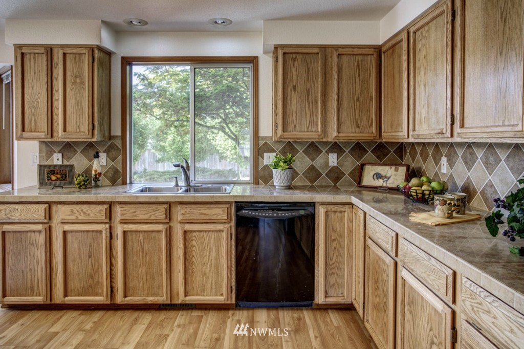 19113 104th Place Southeast Renton, WA 98055 - Photo 11 of 22 Gallery Image 11