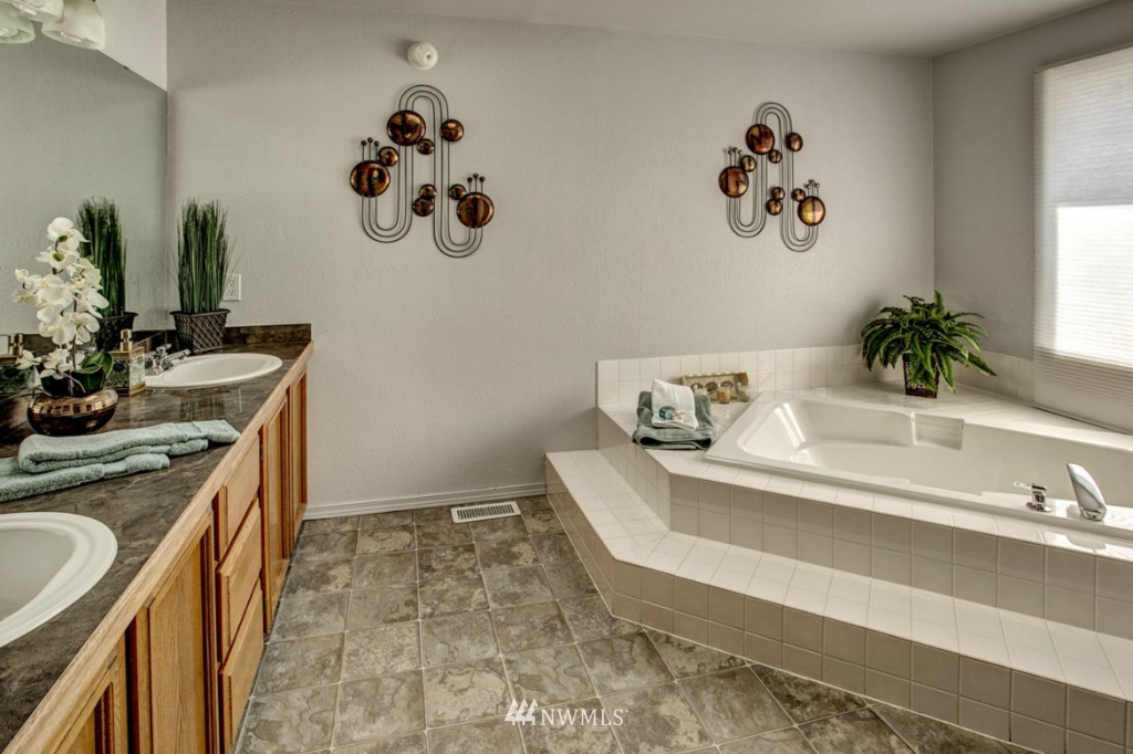 19113 104th Place Southeast Renton, WA 98055 - Photo 18 of 22 Gallery Image 18