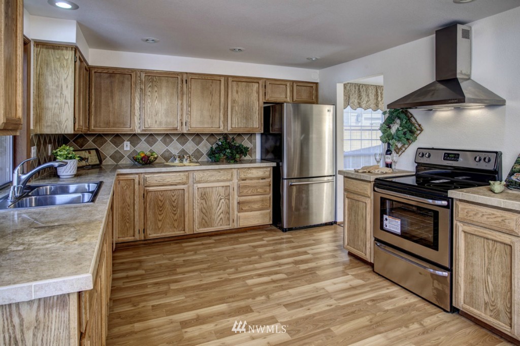 19113 104th Place Southeast Renton, WA 98055 - Photo 9 of 22 Gallery Image 9