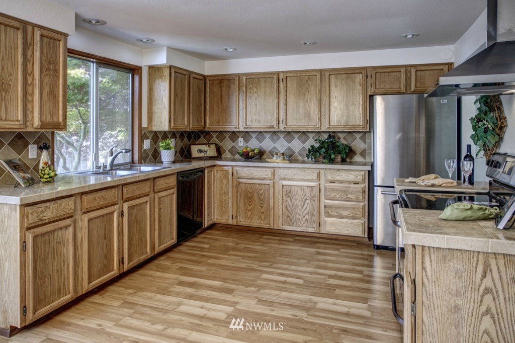 19113 104th Place Southeast Renton, WA 98055 - Photo 10 of 22 Gallery Image 10