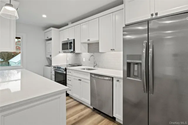 $3,200 | 71 West Main Street, Unit 2B, Oyster Bay, NY 11771