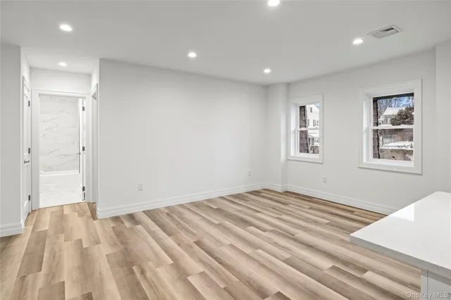 $3,200 | 71 West Main Street, Unit 2B, Oyster Bay, NY 11771