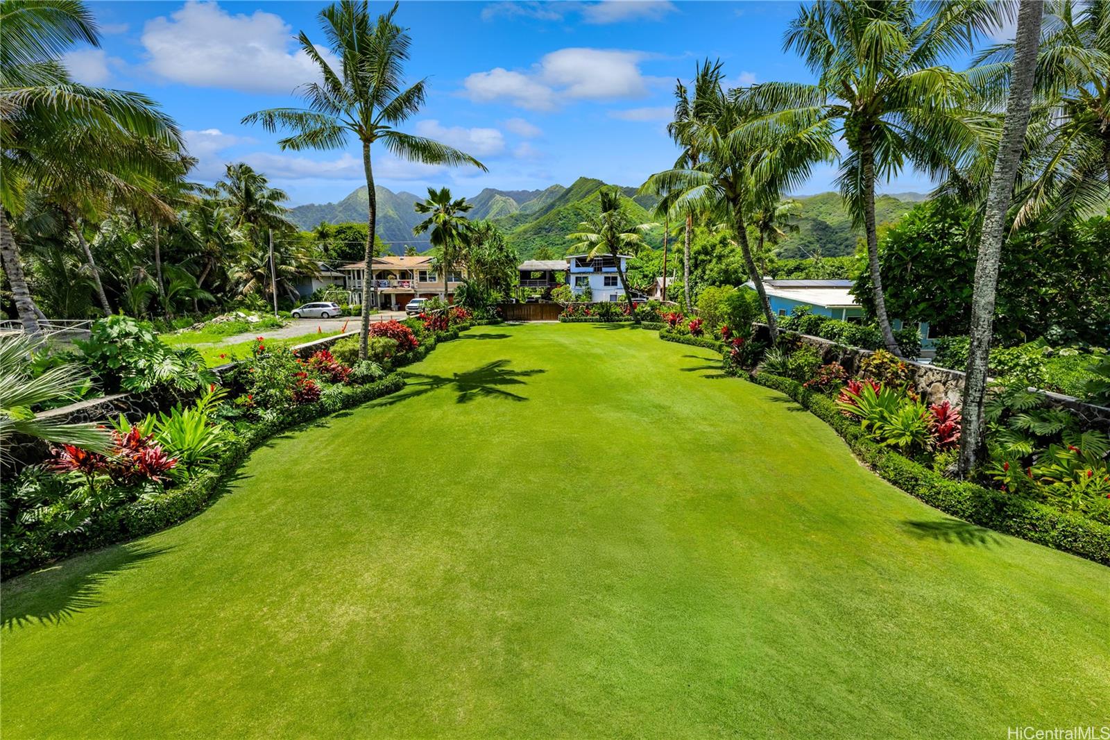53-014 Makao Road, Unit F Hauula, HI 96717 - Photo 1 of 6 a view of a garden