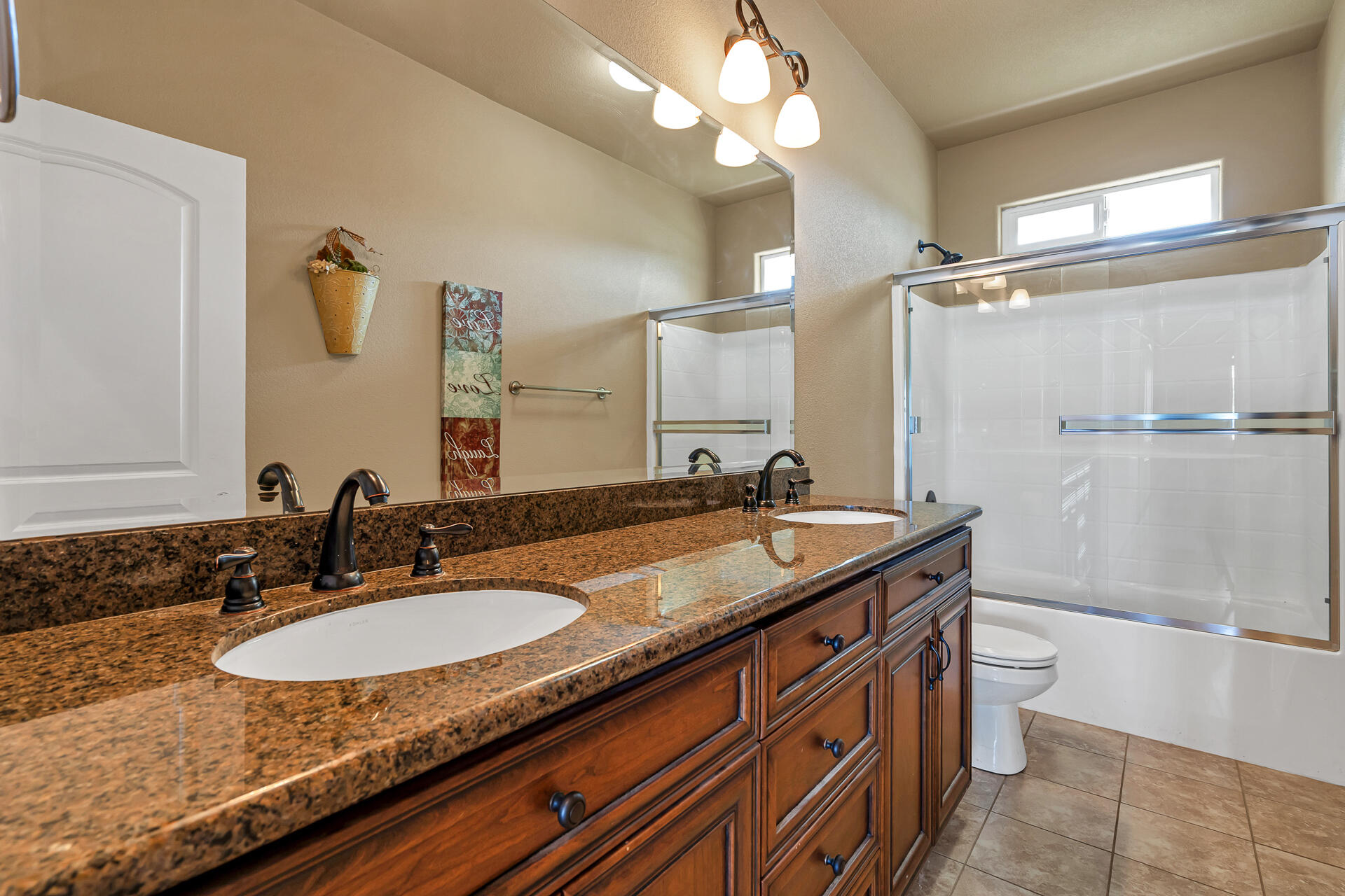 16170 Willow Springs Road Anderson, CA 96007 - Photo 40 of 61 Hall Bath