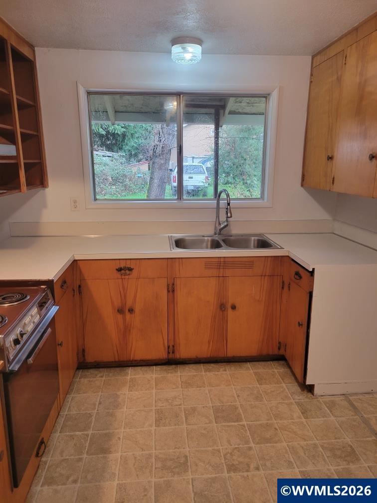 21620 Glaze Road Veneta, OR 97487 - Photo 11 of 32