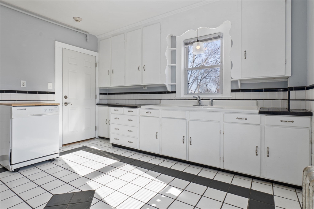 55 Pine Street, Unit 2 Swampscott, MA 01907 - Photo 15 of 24