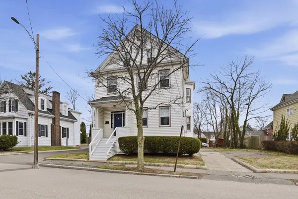 $2,750 | 55 Pine Street, Unit 2, Swampscott, MA 01907