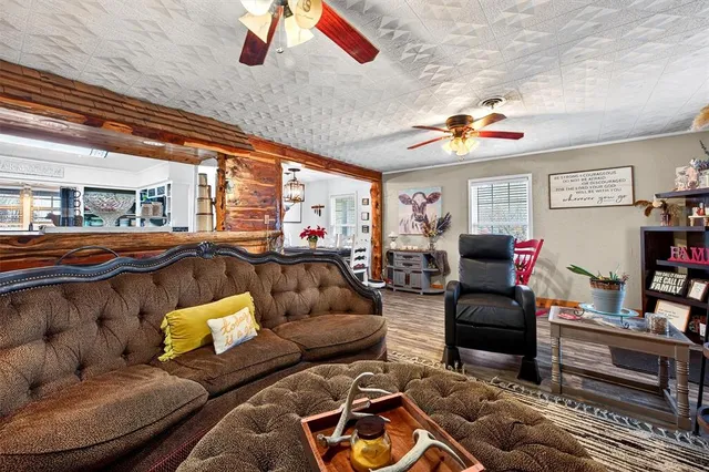 $377,000 | 2009 Sandusky Road East, Sadler, TX 76264