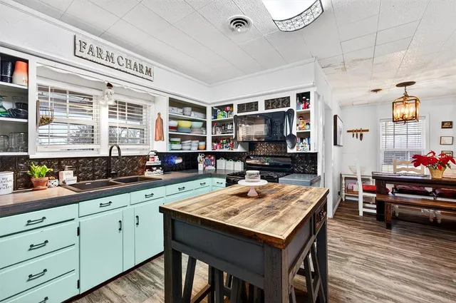 $377,000 | 2009 Sandusky Road East, Sadler, TX 76264