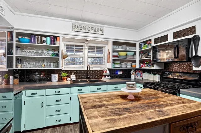 $377,000 | 2009 Sandusky Road East, Sadler, TX 76264