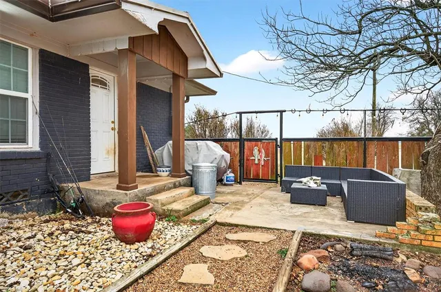 $377,000 | 2009 Sandusky Road East, Sadler, TX 76264