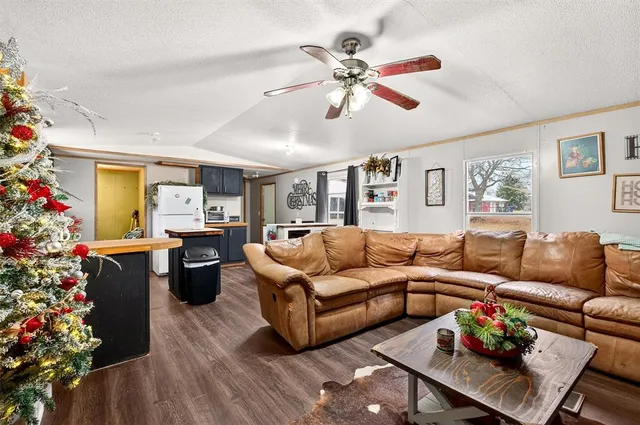 $377,000 | 2009 Sandusky Road East, Sadler, TX 76264