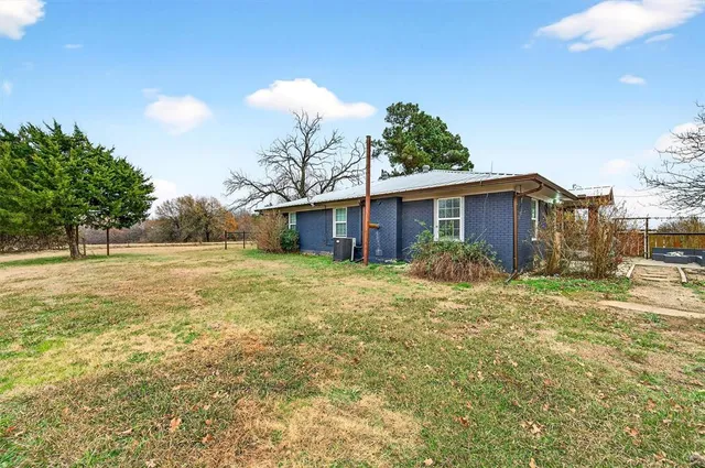 $377,000 | 2009 Sandusky Road East, Sadler, TX 76264