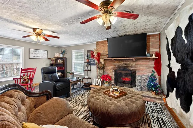 $377,000 | 2009 Sandusky Road East, Sadler, TX 76264