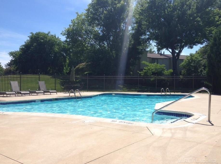 1002 Willow Grove Court Rochester, MI 48307 - Photo 25 of 25 50167501-f5515234-dbf9-4551-a52e-18d8737949a3.JPG