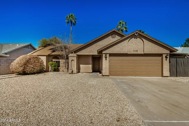 $3,300 | 3128 East Charleston Avenue, Phoenix, AZ 85032
