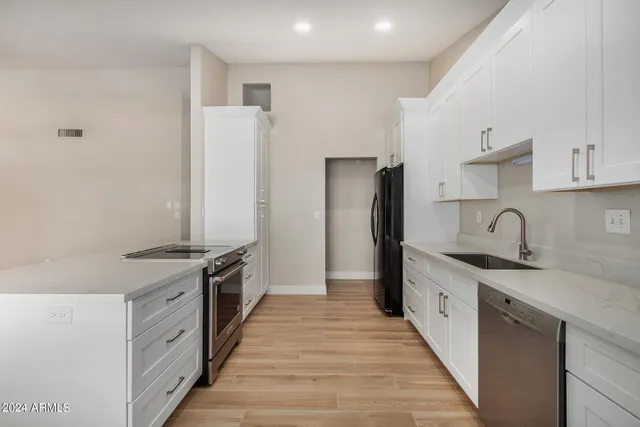 $3,300 | 3128 East Charleston Avenue, Phoenix, AZ 85032