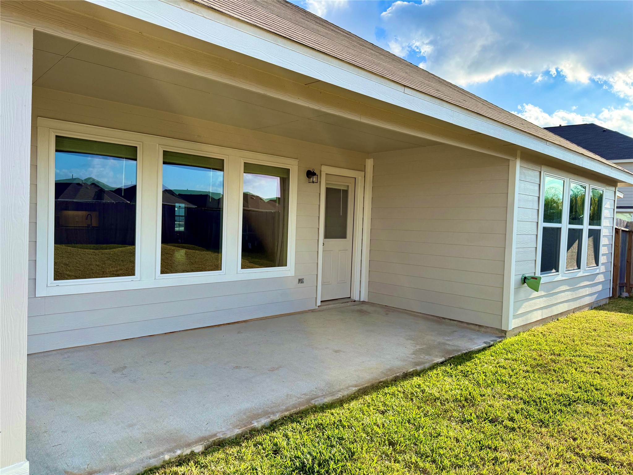 5322 Briana Dee Drive Rosharon, TX 77583 - Photo 18 of 20 front view of a building