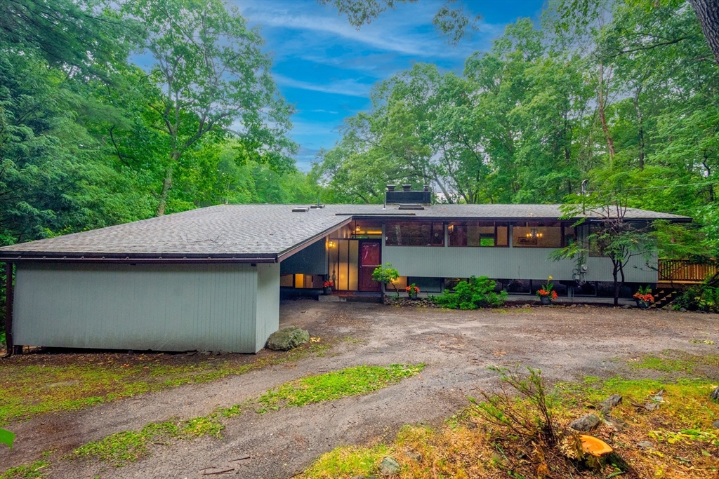 20 Stonehedge Road Lincoln, MA 01773 - Photo 35 of 38 Gallery Image 35