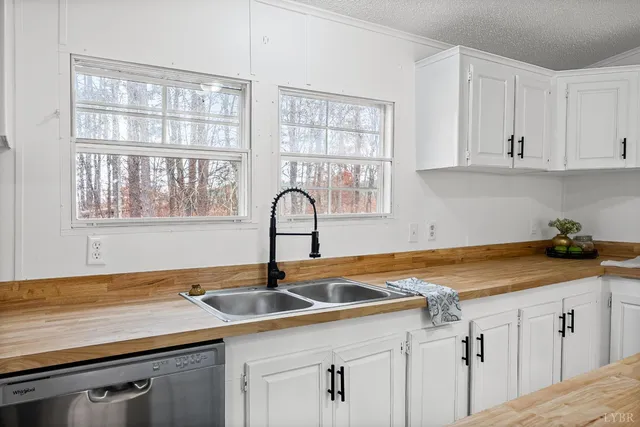 $189,900 | 5060 Ridgeway Road, Vernon Hill, VA 24597