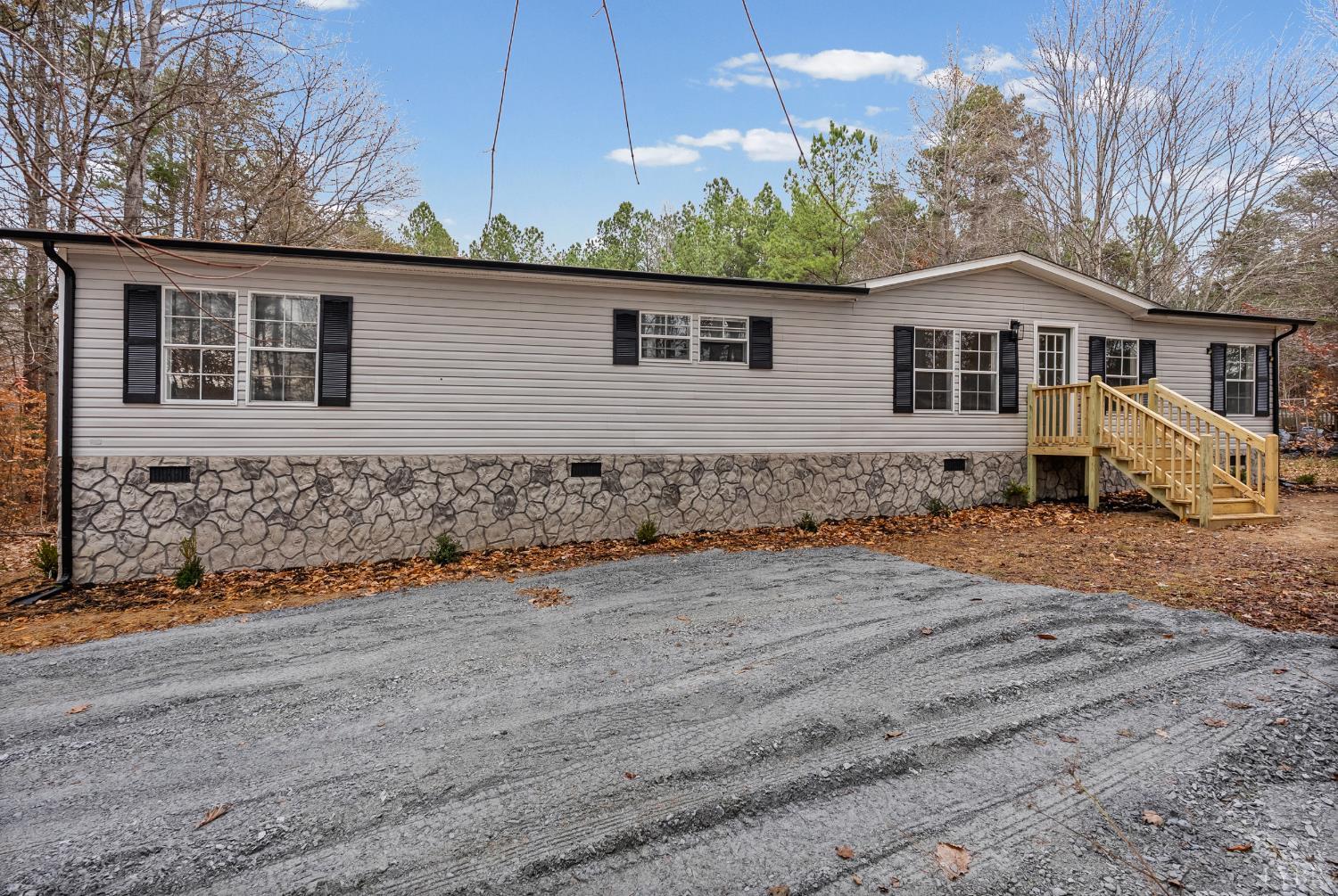 5060 Ridgeway Road Vernon Hill, VA 24597 - Photo 2 of 41