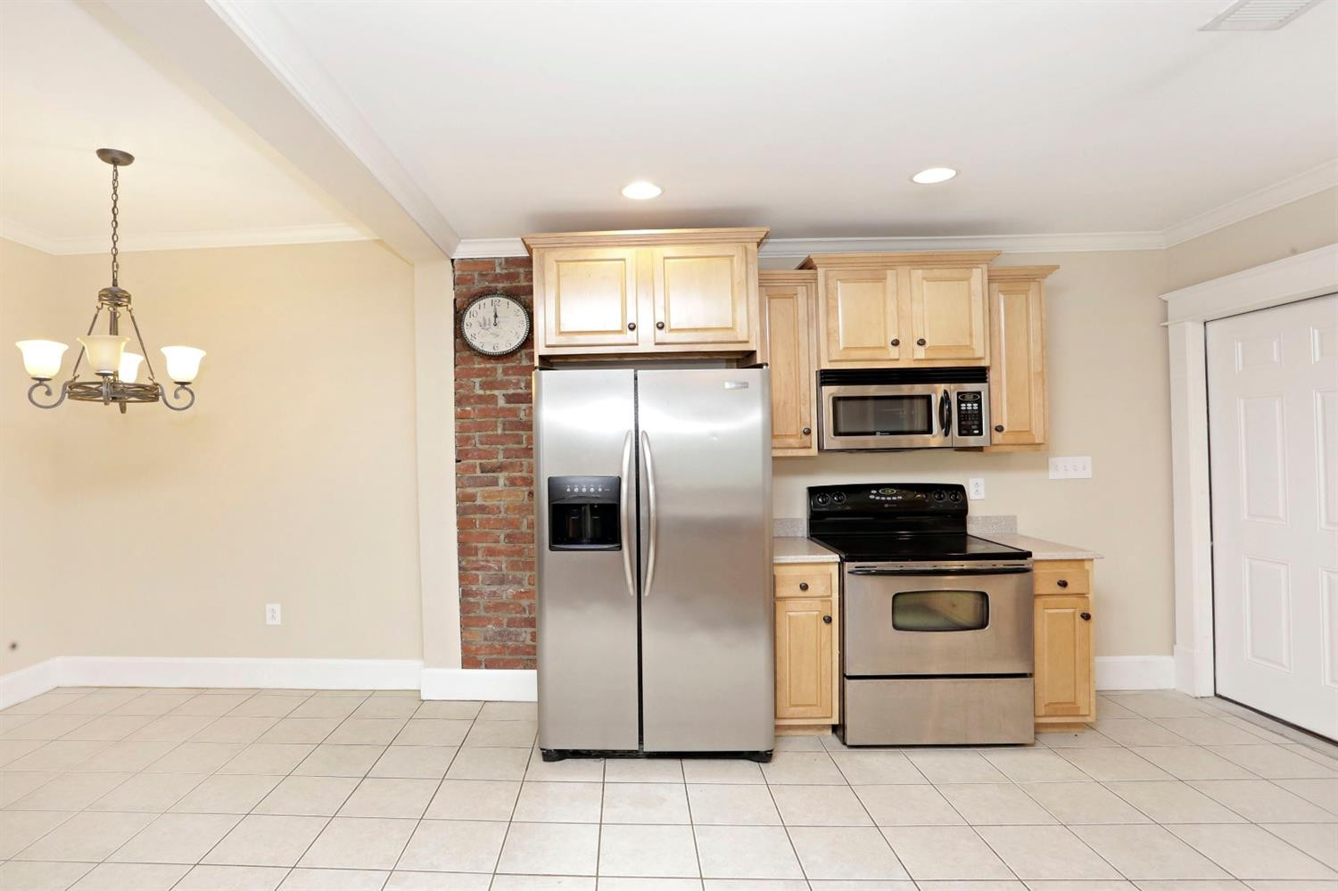1103 Richmond Road, Unit 202 Lexington, KY 40502 - Photo 10 of 26 Listing Photo
