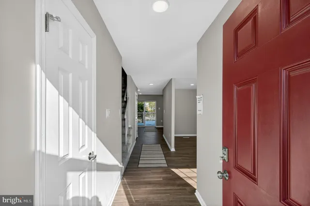 $679,500 | 6639 Green Ash Drive, Springfield, VA 22152