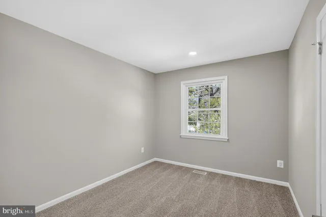 $679,500 | 6639 Green Ash Drive, Springfield, VA 22152