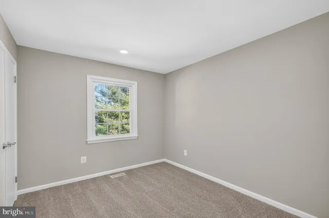 $679,500 | 6639 Green Ash Drive, Springfield, VA 22152