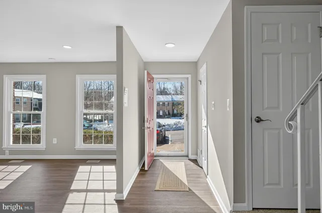 $679,500 | 6639 Green Ash Drive, Springfield, VA 22152