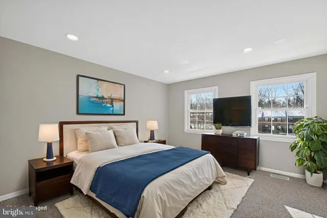 $679,500 | 6639 Green Ash Drive, Springfield, VA 22152