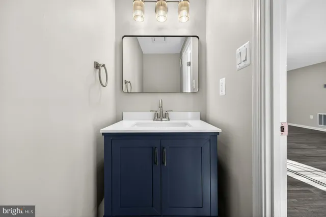 $679,500 | 6639 Green Ash Drive, Springfield, VA 22152