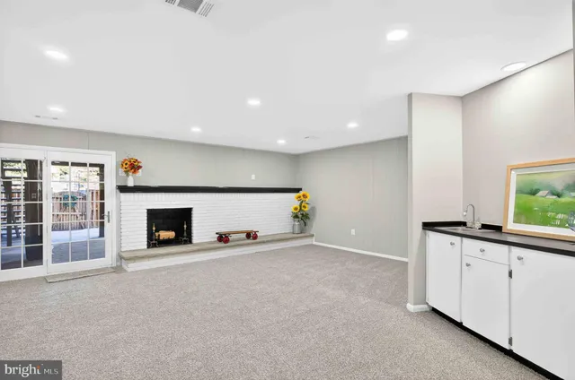 $679,500 | 6639 Green Ash Drive, Springfield, VA 22152