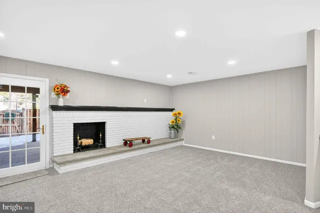 $679,500 | 6639 Green Ash Drive, Springfield, VA 22152